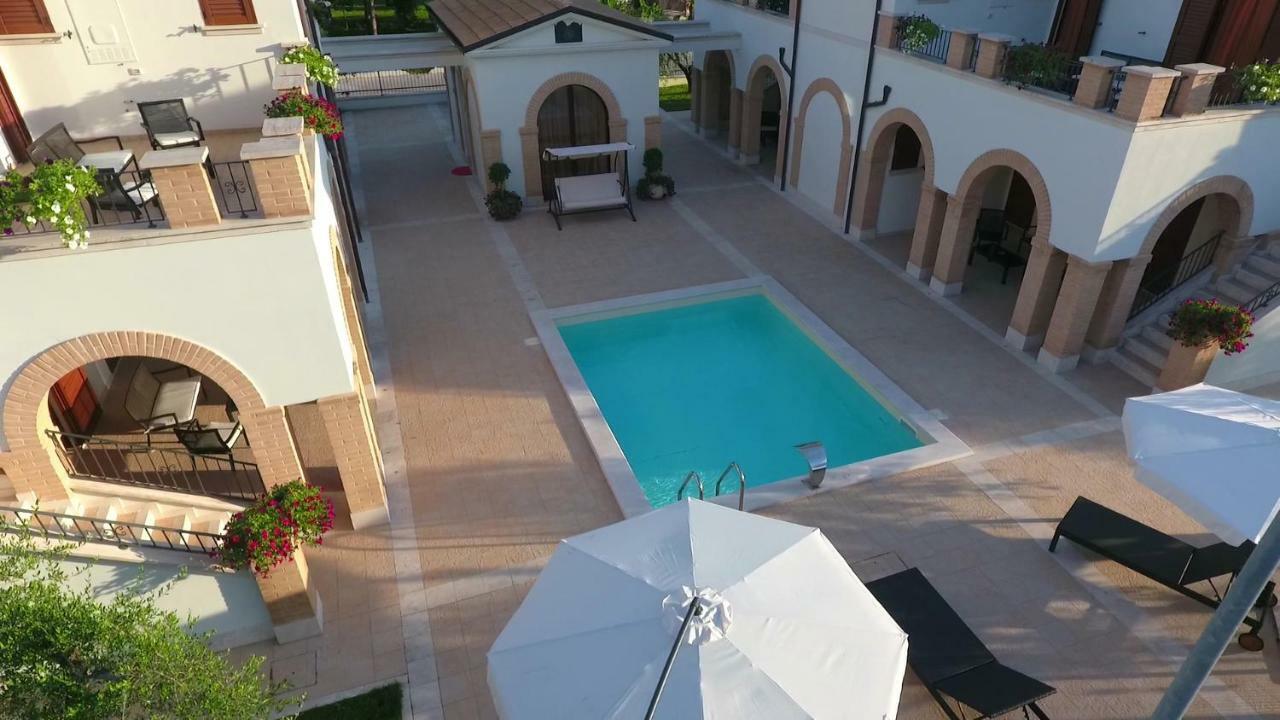 Residence Stella Del Gran Sasso Colledara Eksteriør bilde