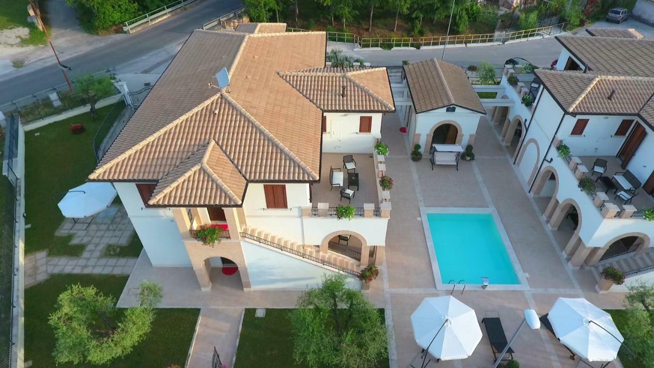 Residence Stella Del Gran Sasso Colledara Eksteriør bilde