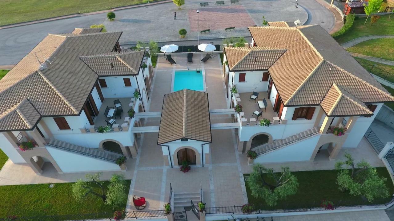 Residence Stella Del Gran Sasso Colledara Eksteriør bilde
