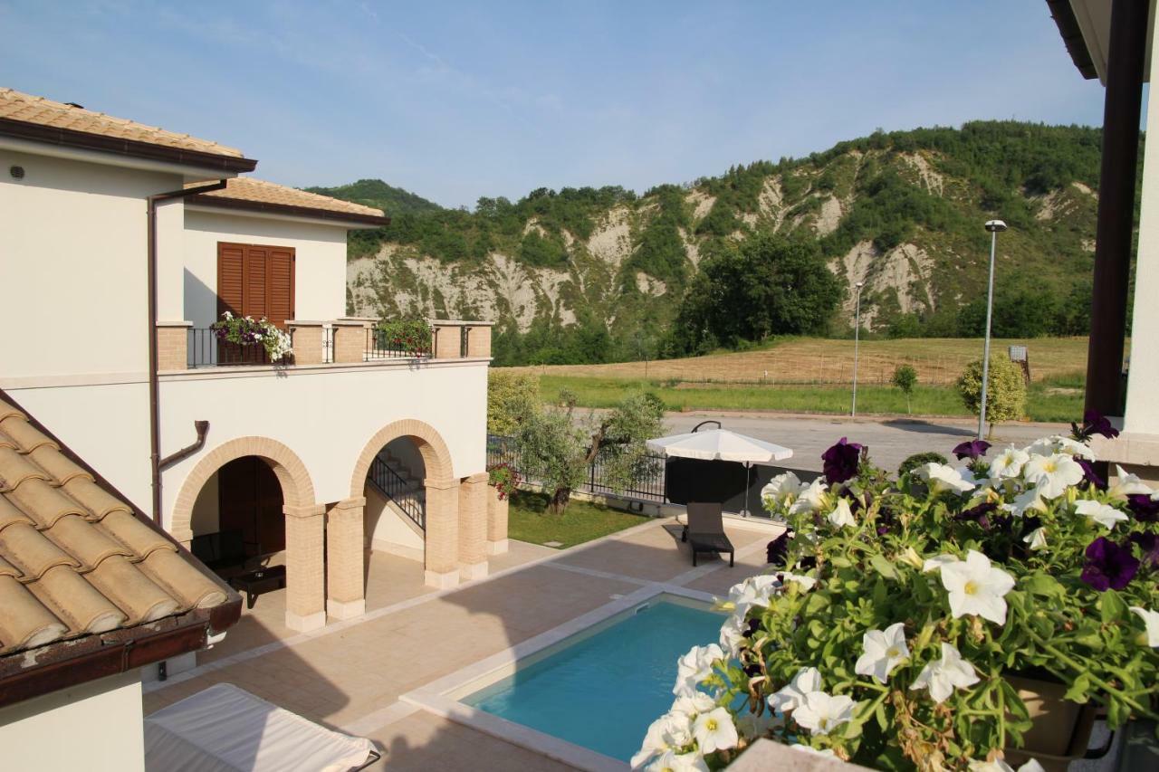 Residence Stella Del Gran Sasso Colledara Eksteriør bilde